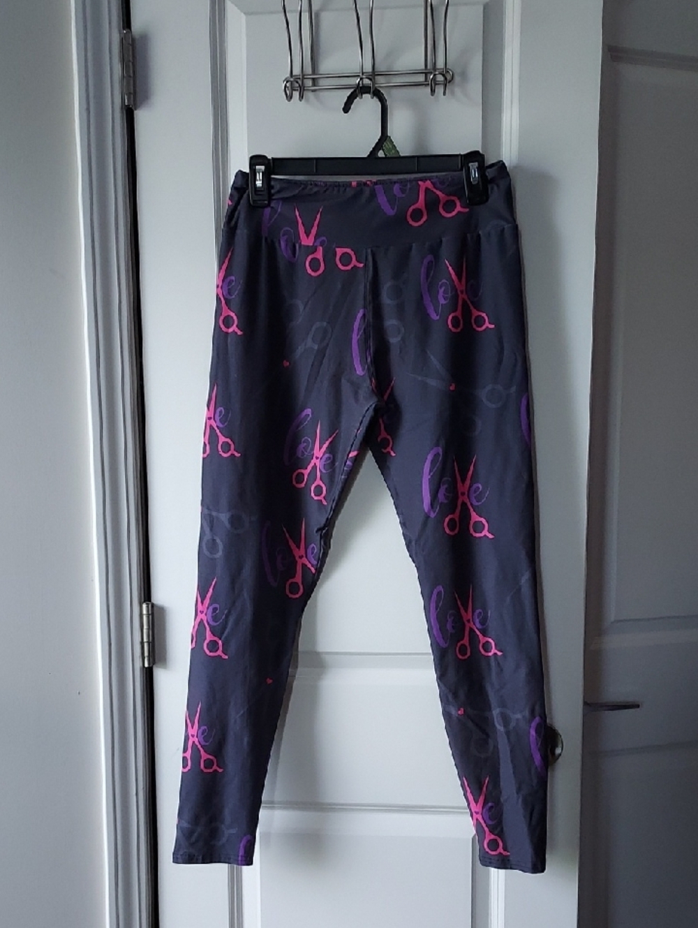 Kids Gray Leggings with Pink & Purple Scissors Print
